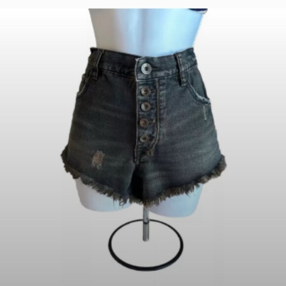 NWOT Free People Black Wash Button Distressed Raw Hem Shorts Size 27 Designer - Picture 1 of 4